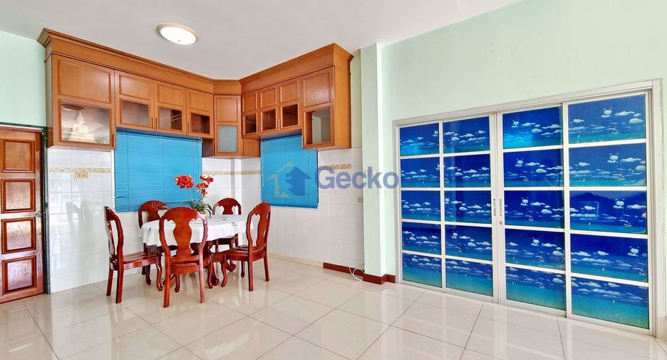 For sale 4 bedrooms house in North Pattaya, Pattaya