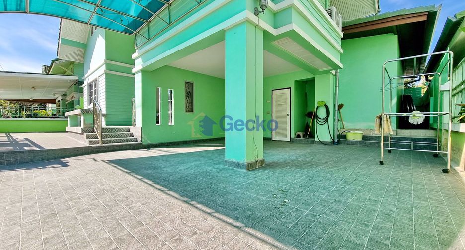 For sale 4 bedrooms house in North Pattaya, Pattaya