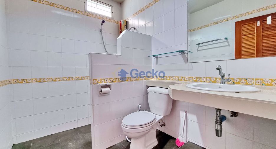 For sale 4 bedrooms house in North Pattaya, Pattaya