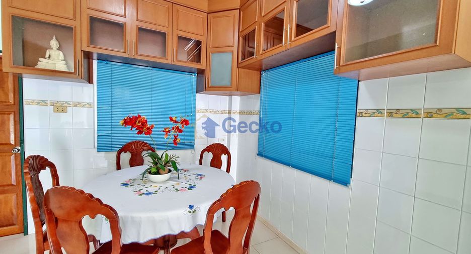 For sale 4 bedrooms house in North Pattaya, Pattaya