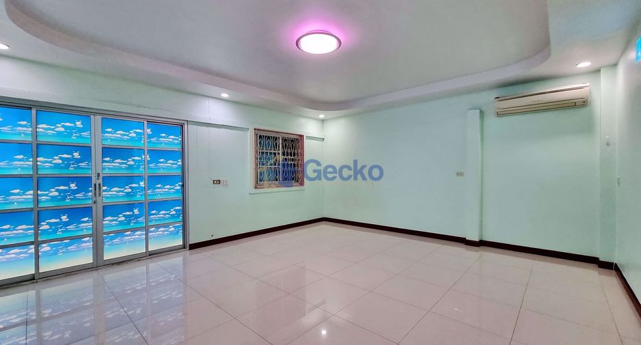 For sale 4 bedrooms house in North Pattaya, Pattaya