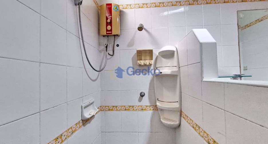 For sale 4 bedrooms house in North Pattaya, Pattaya