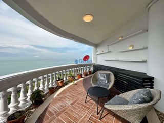 For sale 3 ベッドルーム condo in Bang Lamung, Chonburi