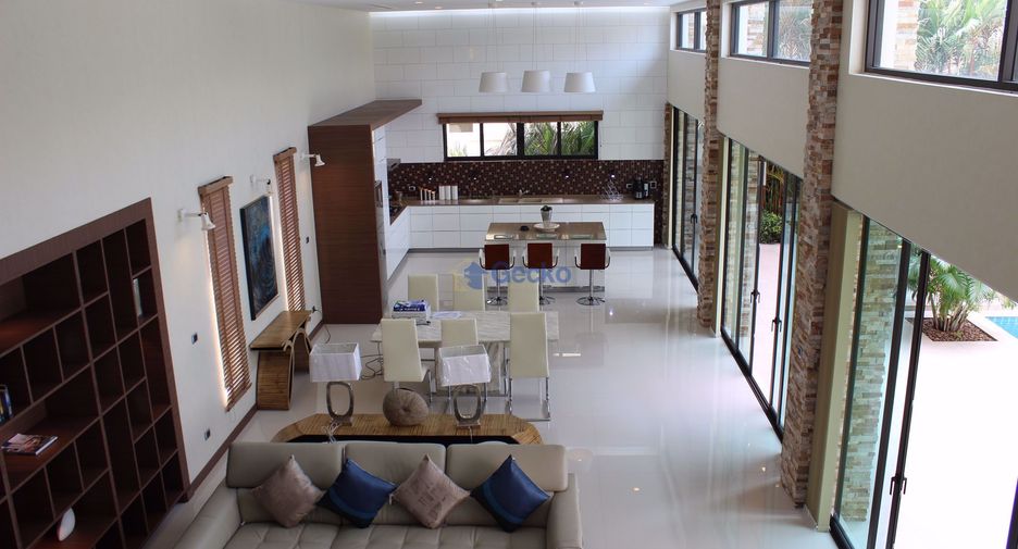 À louer et à vendre 4 chambres maison à Jomtien, Pattaya