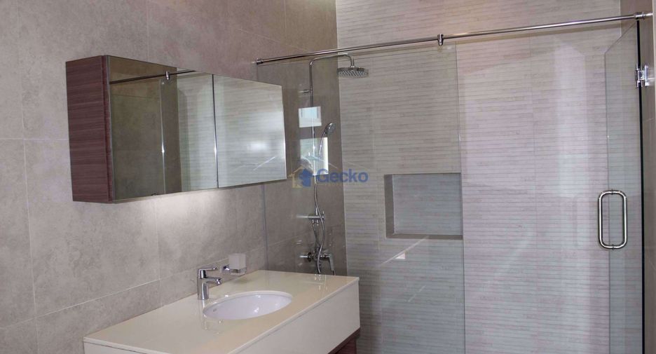 À louer et à vendre 4 chambres maison à Jomtien, Pattaya
