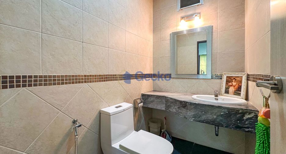 For rent and for sale 3 bedrooms house in Bang Lamung, Chonburi