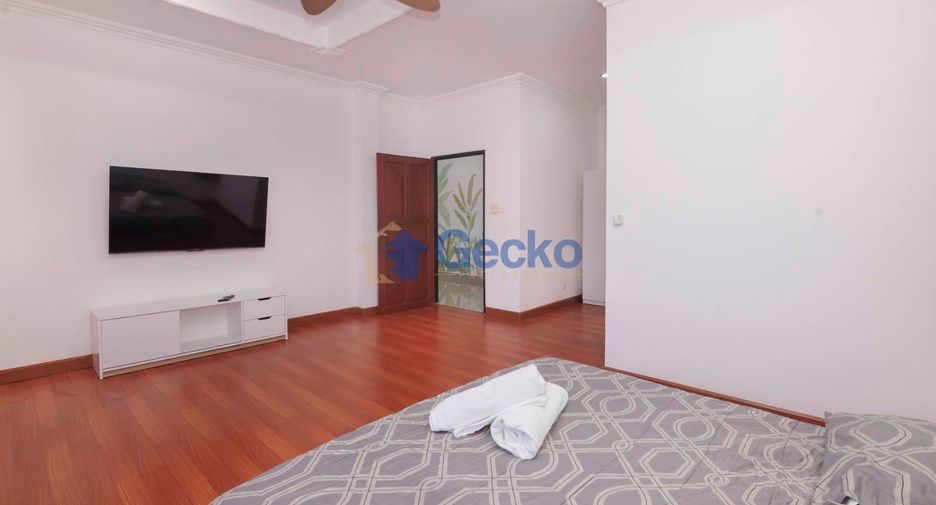 For sale 3 bedrooms house in East Pattaya, Pattaya