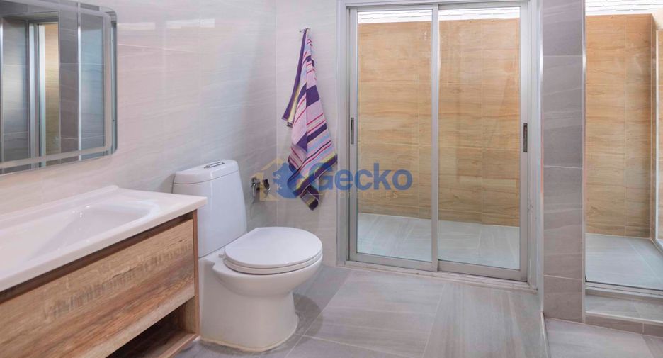 For sale 3 bedrooms house in East Pattaya, Pattaya