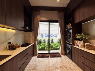For sale 4 bedrooms house in Bang Lamung, Chonburi