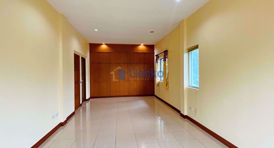 Haus zur Miete mit 4 Zimmer in Bang Lamung, Chonburi