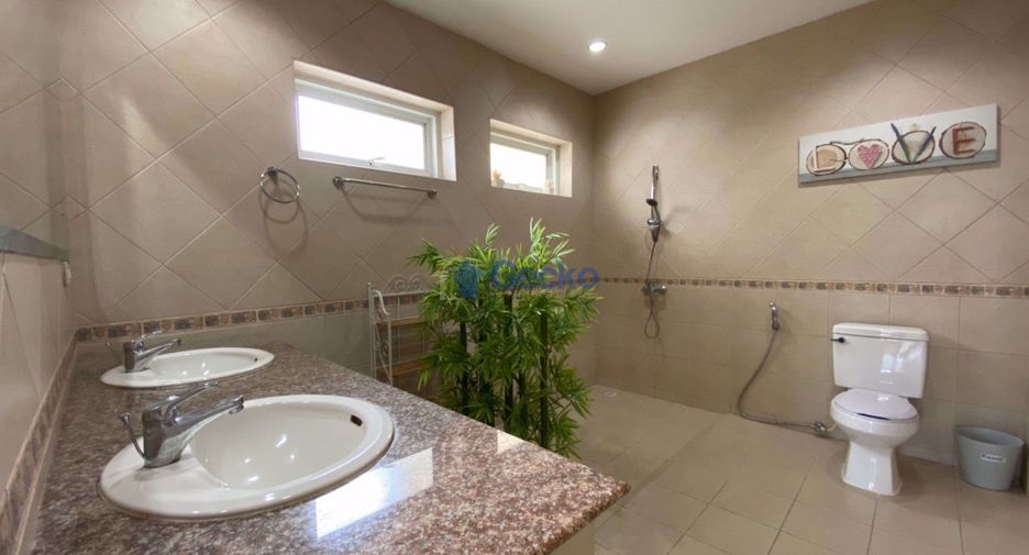 For sale 4 ベッドルーム house in East Pattaya, Pattaya