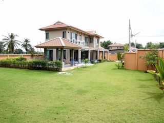 À louer 4 chambres maison à Bang Lamung, Chonburi