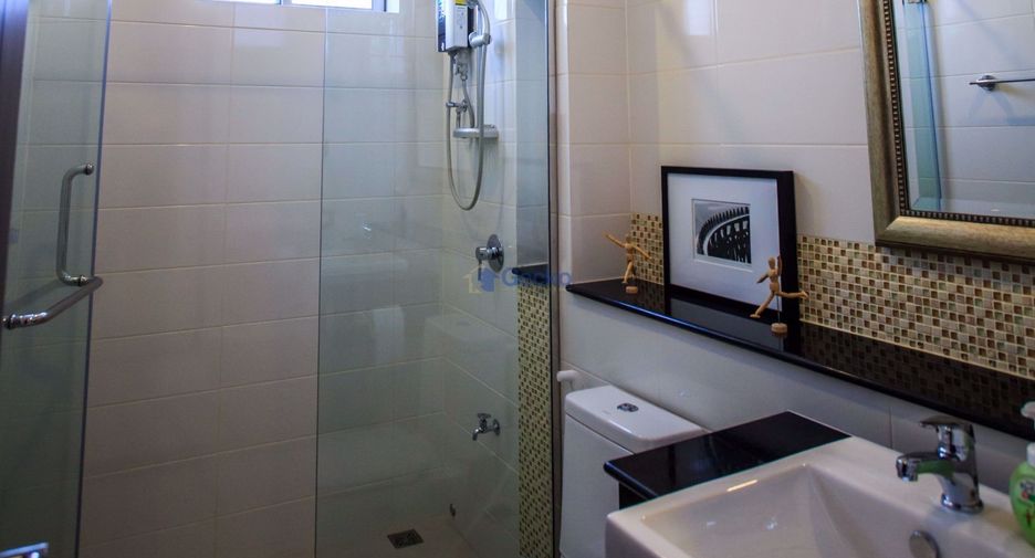 For rent 4 bedrooms house in East Pattaya, Pattaya