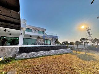 For sale 5 bedrooms house in Bang Lamung, Chonburi