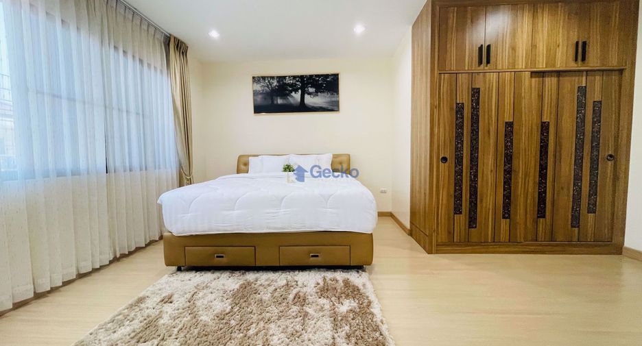 For sale 4 bedrooms house in East Pattaya, Pattaya