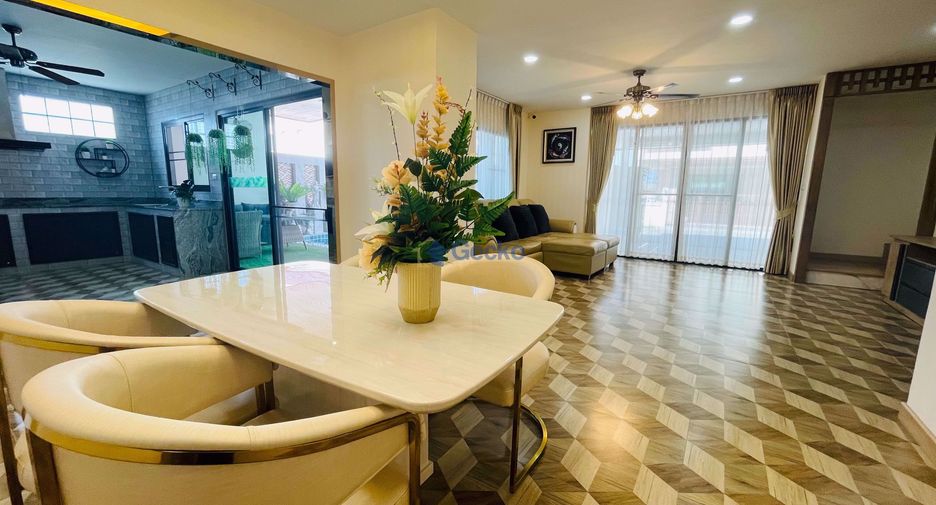 For sale 4 bedrooms house in East Pattaya, Pattaya