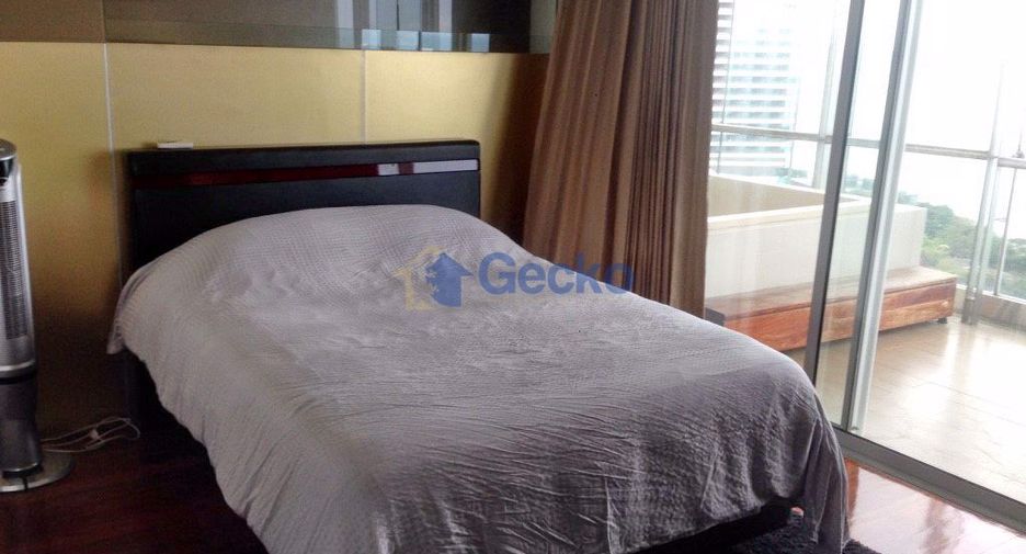 For sale 4 bedrooms condo in North Pattaya, Pattaya