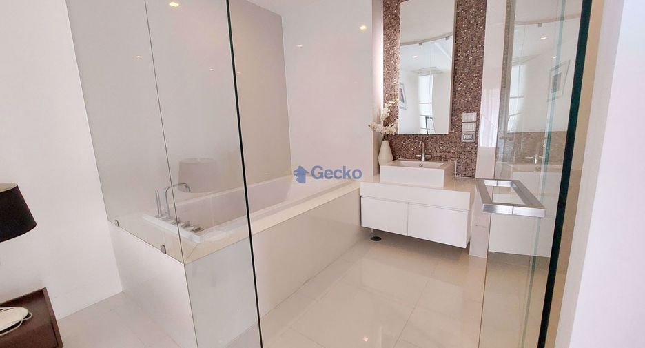 For sale 3 bedrooms condo in North Pattaya, Pattaya