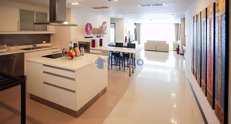 For sale 3 bedrooms condo in Jomtien, Pattaya