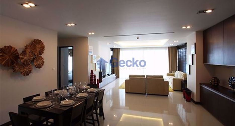 For sale 3 bedrooms condo in Jomtien, Pattaya