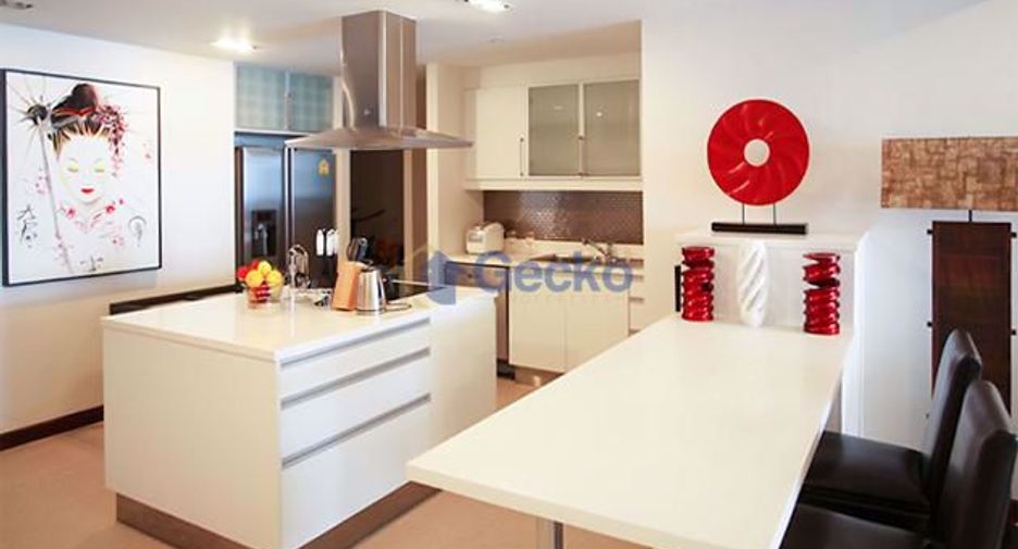 For sale 3 bedrooms condo in Jomtien, Pattaya