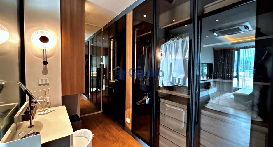 For sale 4 bedrooms house in East Pattaya, Pattaya