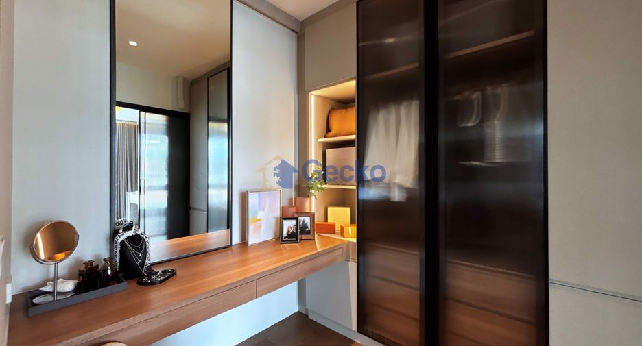 For sale 4 bedrooms house in East Pattaya, Pattaya