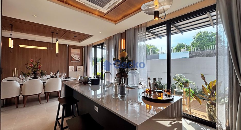 For sale 4 bedrooms house in East Pattaya, Pattaya
