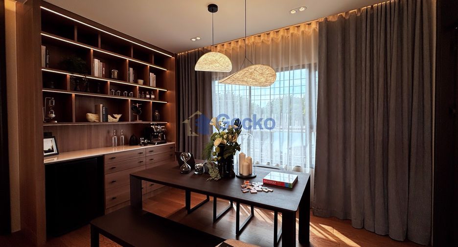 For sale 4 bedrooms house in East Pattaya, Pattaya