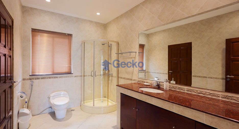 Casa en alquiler de 6 habitaciones en Jomtien, Pattaya
