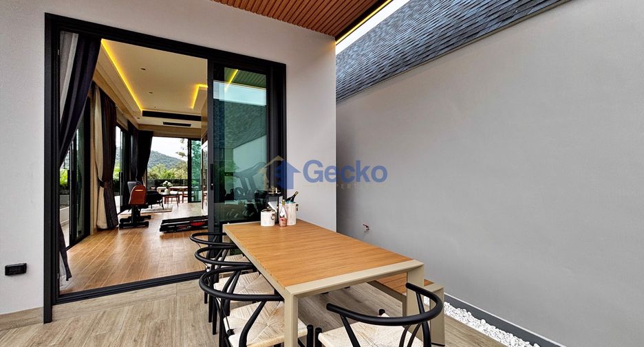 For sale 4 ベッドルーム house in East Pattaya, Pattaya