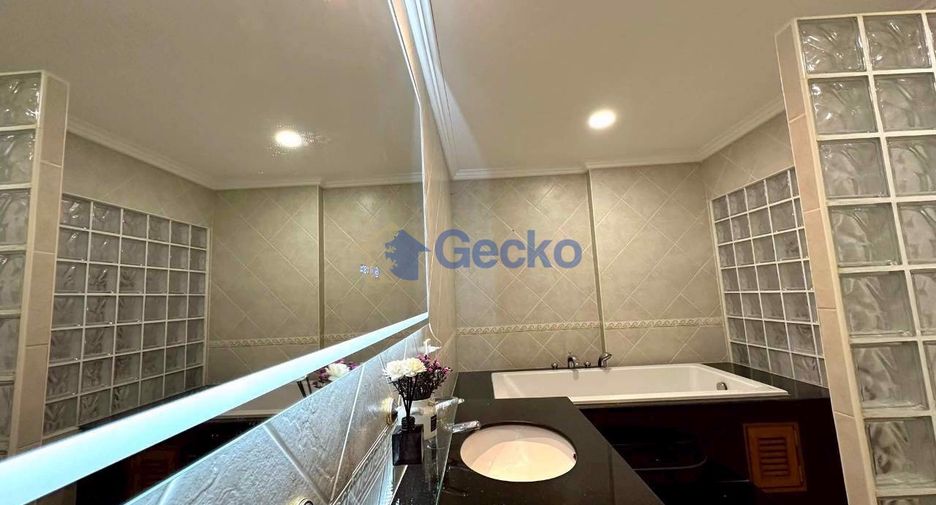 For sale 2 bedrooms condo in Jomtien, Pattaya