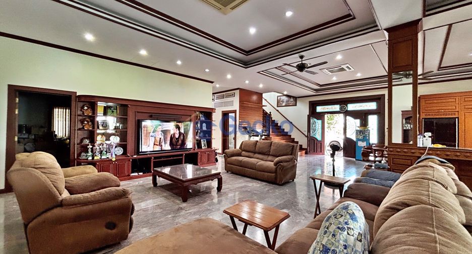 Haus zum Kauf mit 6 Zimmer in Bang Lamung, Chonburi