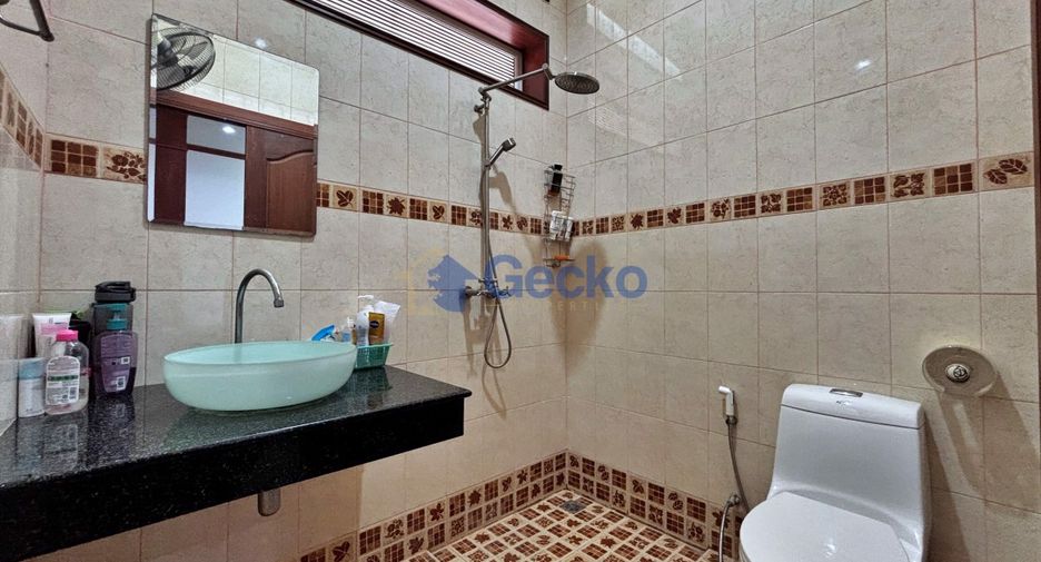 Haus zum Kauf mit 6 Zimmer in Bang Lamung, Chonburi
