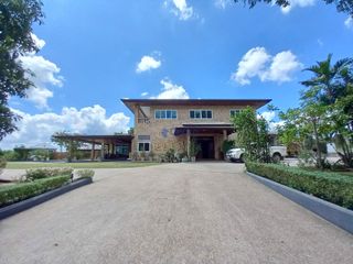 Haus zum Kauf mit 6 Zimmer in Bang Lamung, Chonburi