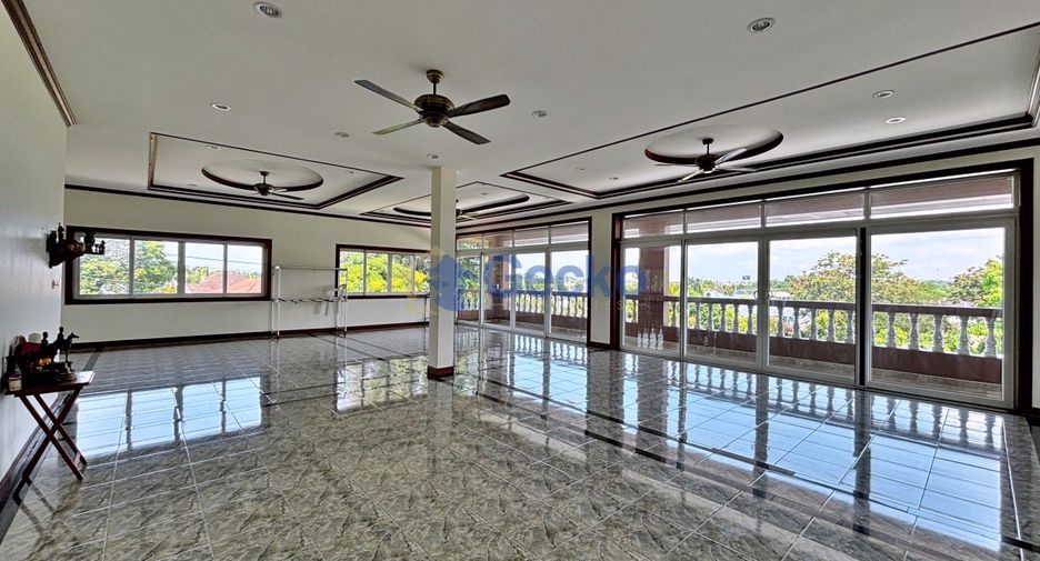 Haus zum Kauf mit 6 Zimmer in Bang Lamung, Chonburi