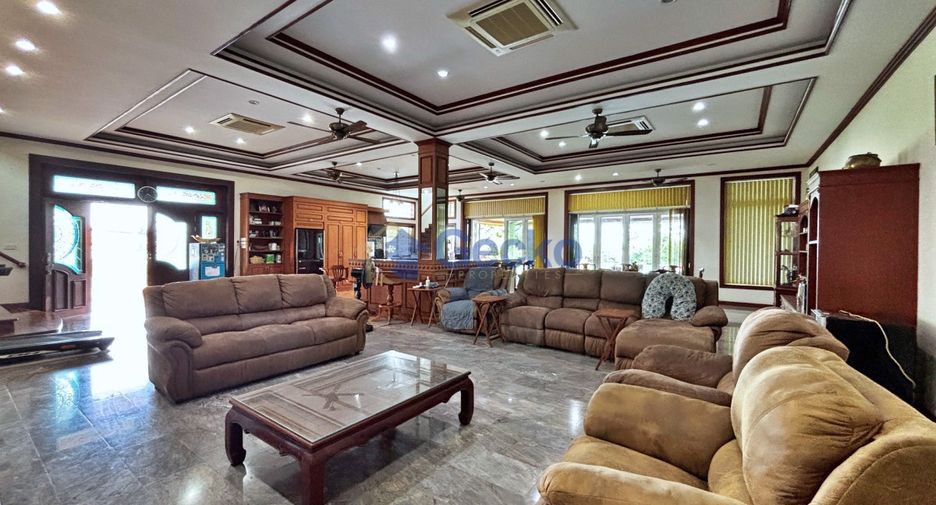 Haus zum Kauf mit 6 Zimmer in Bang Lamung, Chonburi