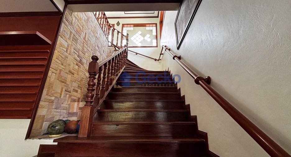 Haus zum Kauf mit 6 Zimmer in Bang Lamung, Chonburi