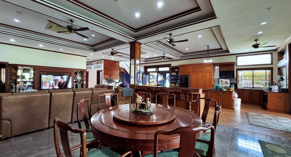 Haus zum Kauf mit 6 Zimmer in Bang Lamung, Chonburi