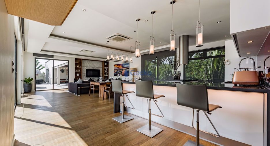 Casa en alquiler y en venta de 4 habitaciones en East Pattaya, Pattaya
