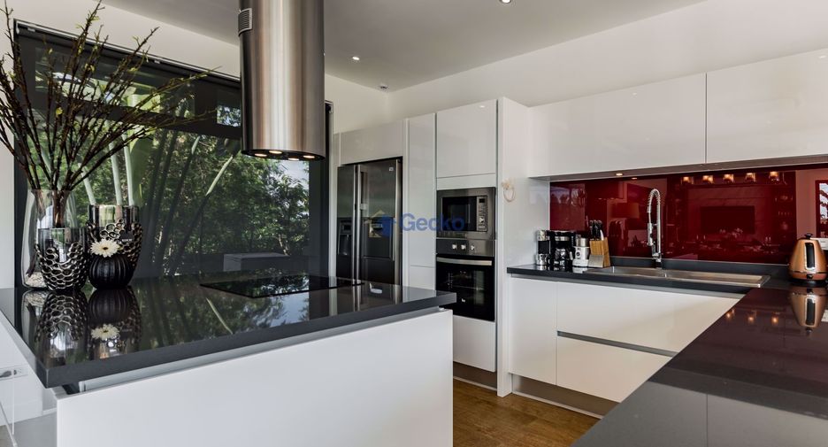 Casa en alquiler y en venta de 4 habitaciones en East Pattaya, Pattaya