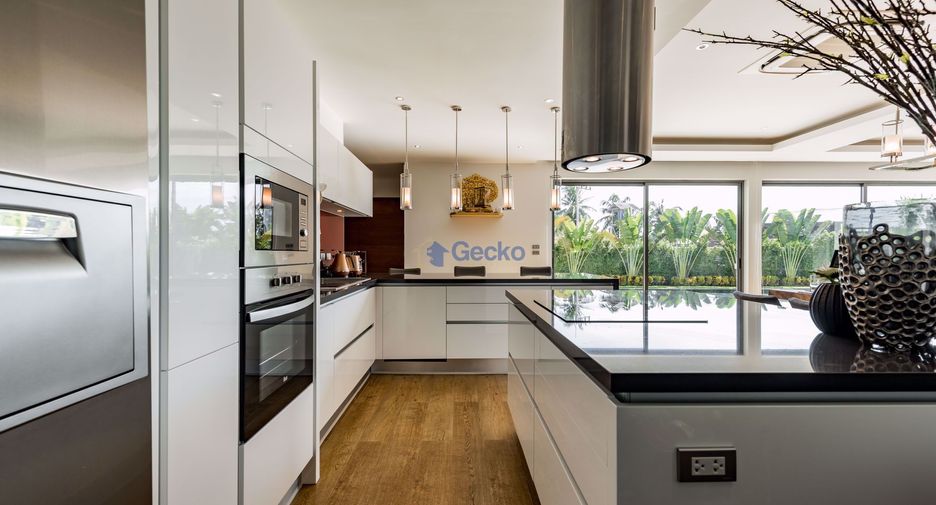 Casa en alquiler y en venta de 4 habitaciones en East Pattaya, Pattaya