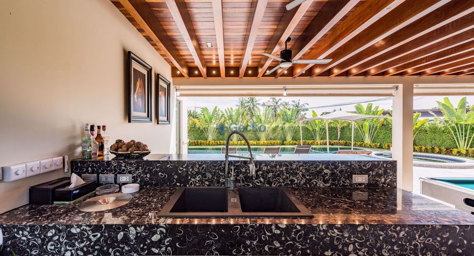 Casa en alquiler y en venta de 4 habitaciones en East Pattaya, Pattaya