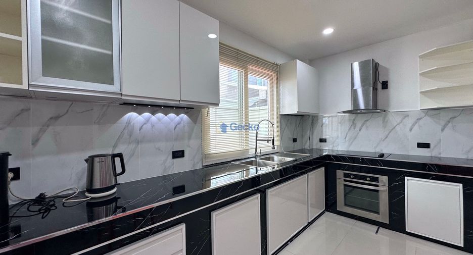 For rent and for sale 3 bedrooms house in Bang Lamung, Chonburi