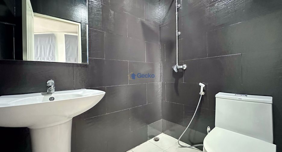 For rent and for sale 3 bedrooms house in Bang Lamung, Chonburi