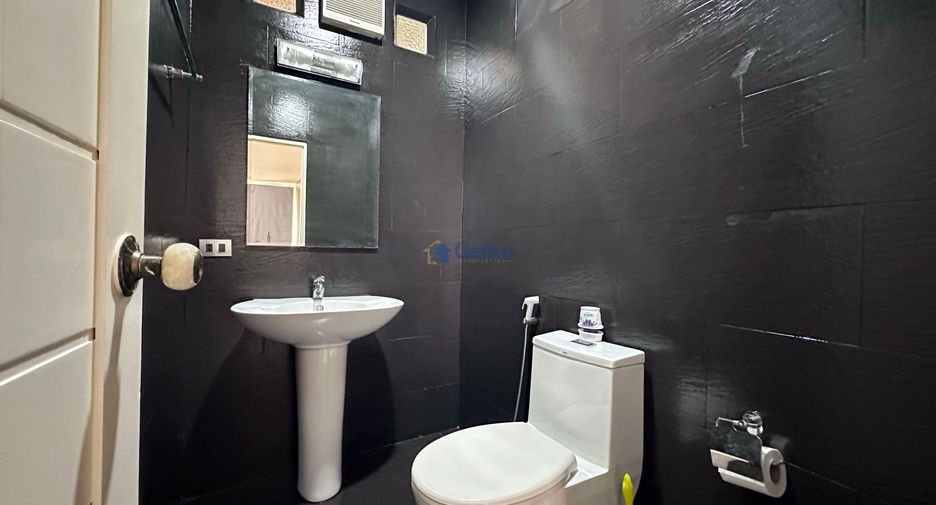 For rent and for sale 3 bedrooms house in Bang Lamung, Chonburi