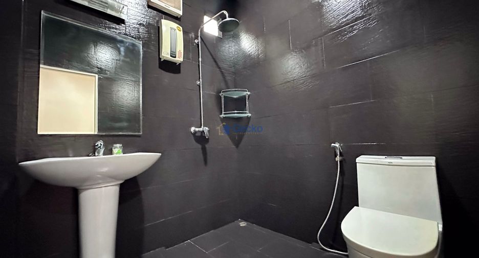 For rent and for sale 3 bedrooms house in Bang Lamung, Chonburi