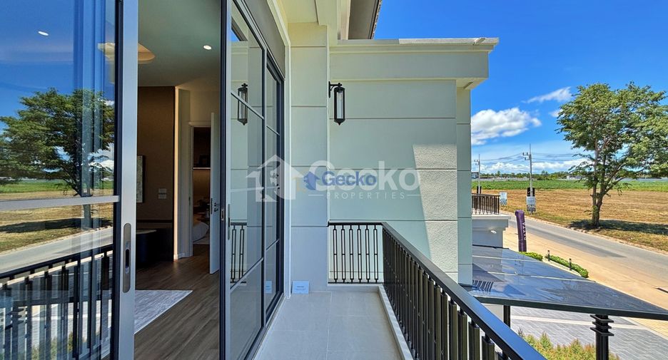 For sale 4 bedrooms house in Bang Lamung, Chonburi