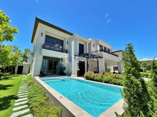 Casa en venta de 4 habitaciones en Bang Lamung, Chonburi