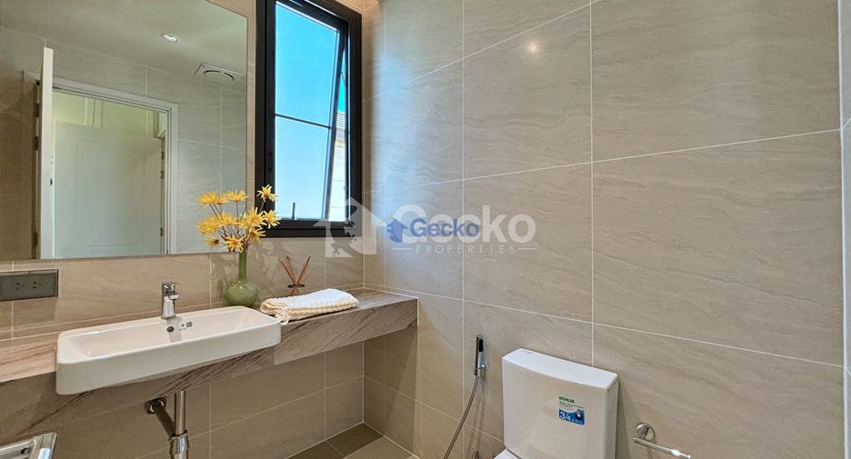 For sale 4 bedrooms house in Bang Lamung, Chonburi